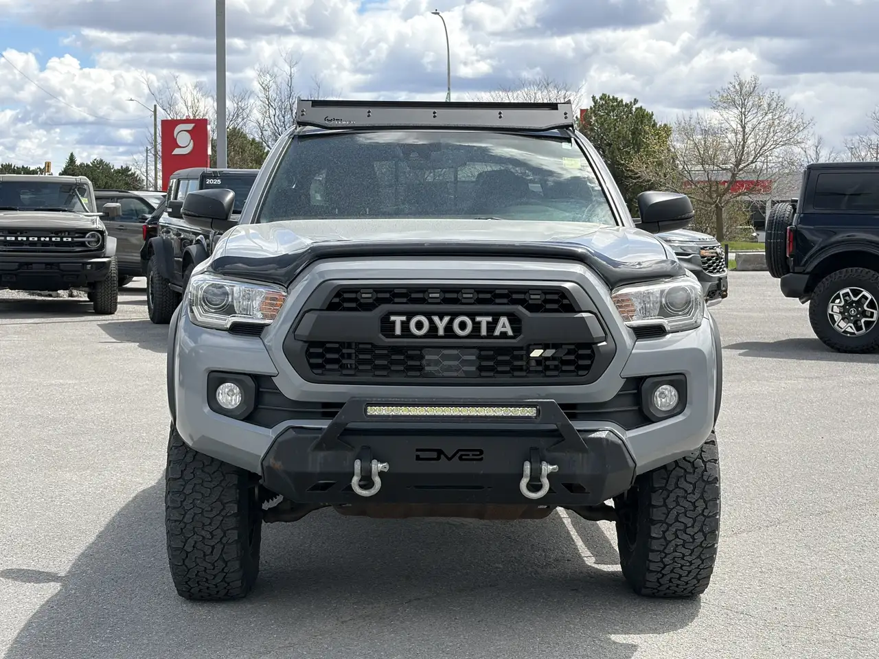 Toyota Tacoma снимка Toyota Tacoma
