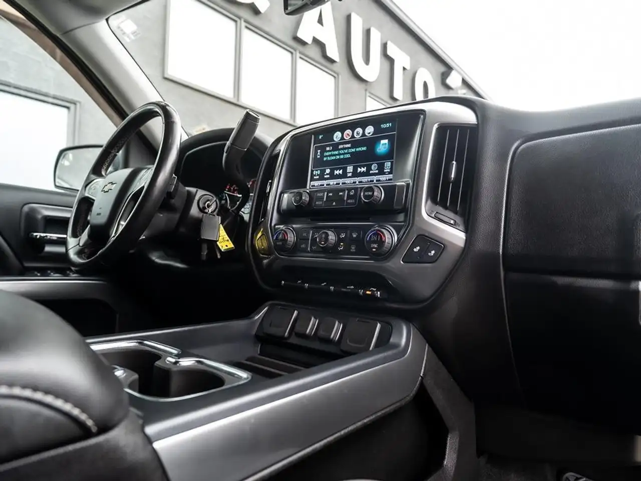 Chevrolet Silverado 1500 photo Chevrolet Silverado 1500