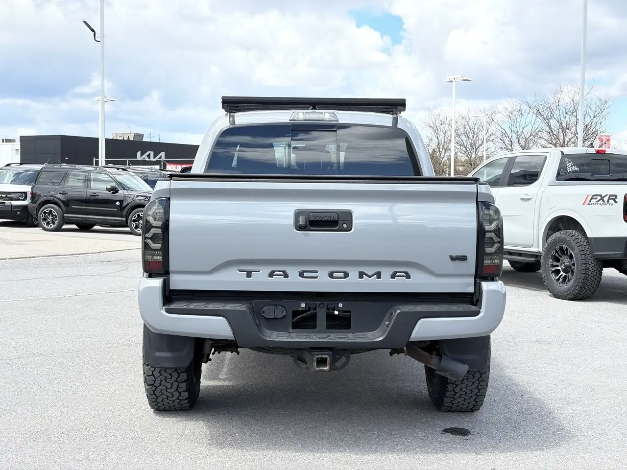 Toyota Tacoma снимка Toyota Tacoma