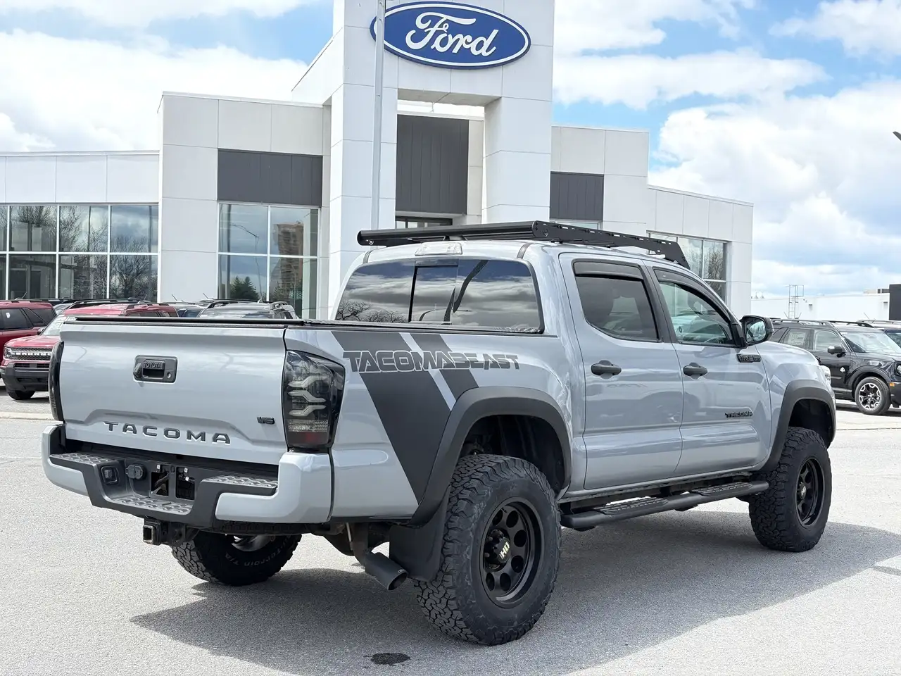 Toyota Tacoma снимка Toyota Tacoma