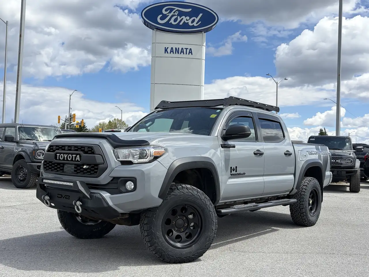 Toyota Tacoma снимка Toyota Tacoma