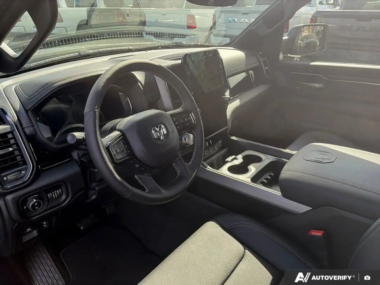 RAM 1500 снимка RAM 1500
