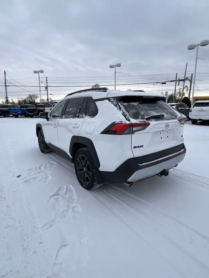 Toyota RAV 4 снимка Toyota RAV 4