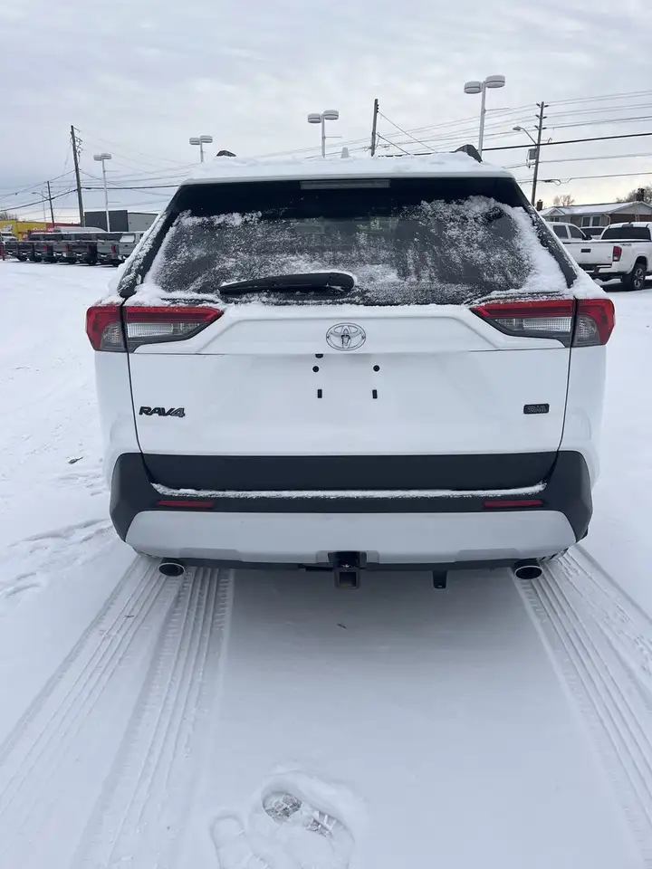 Toyota RAV 4 снимка Toyota RAV 4