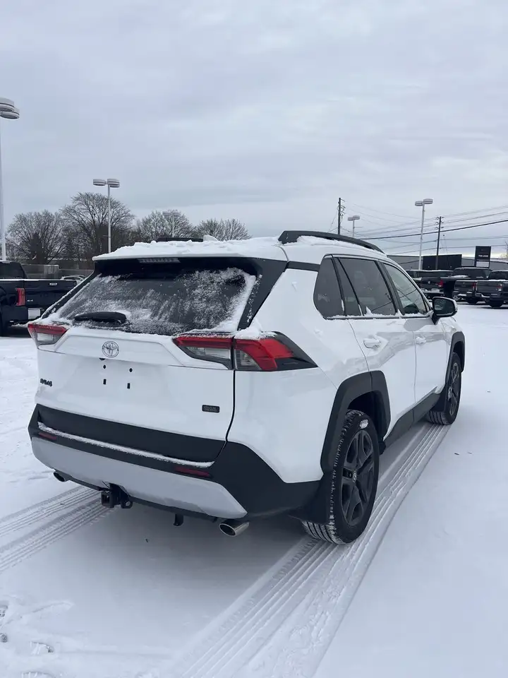 Toyota RAV 4 снимка Toyota RAV 4