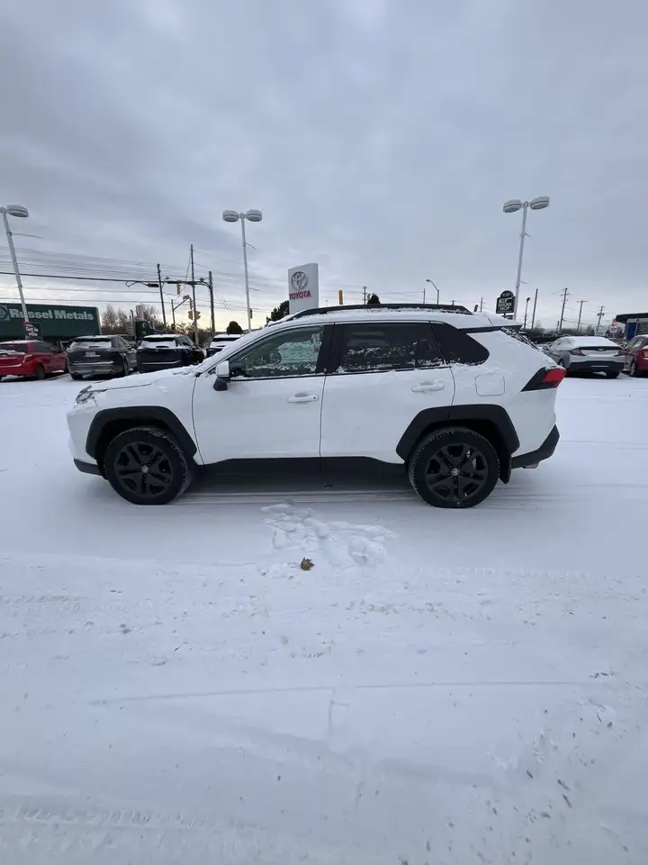 Toyota RAV 4 снимка Toyota RAV 4