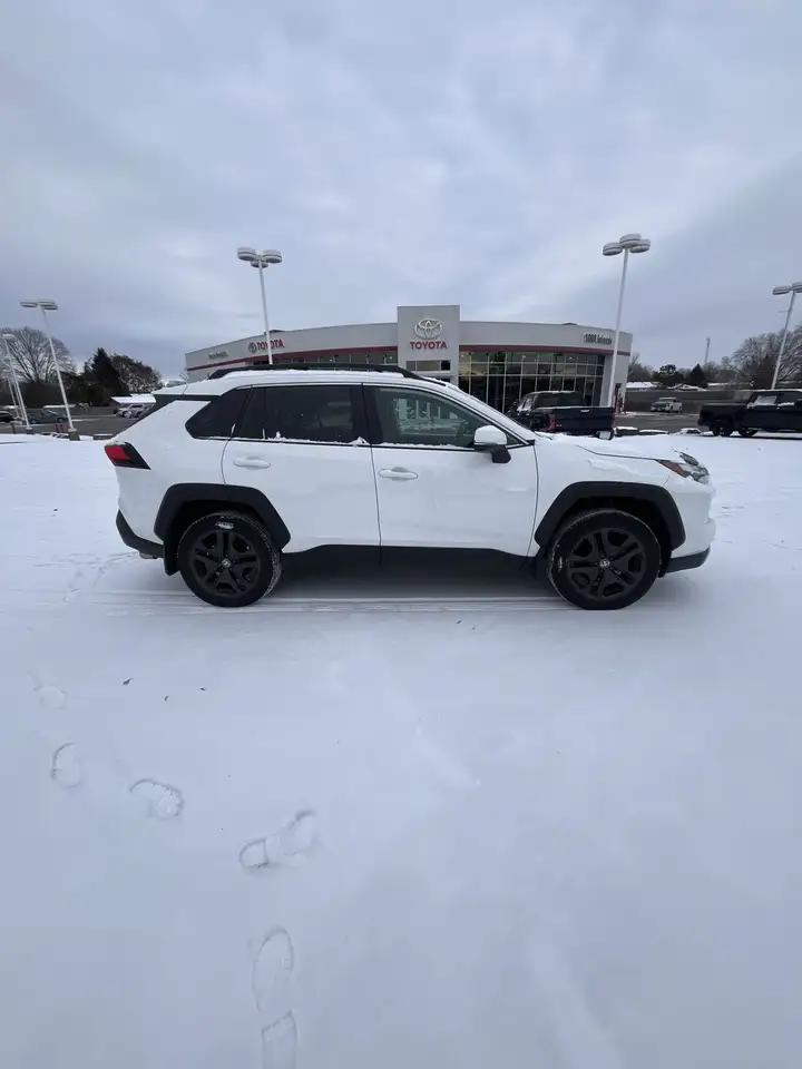 Toyota RAV 4 снимка Toyota RAV 4
