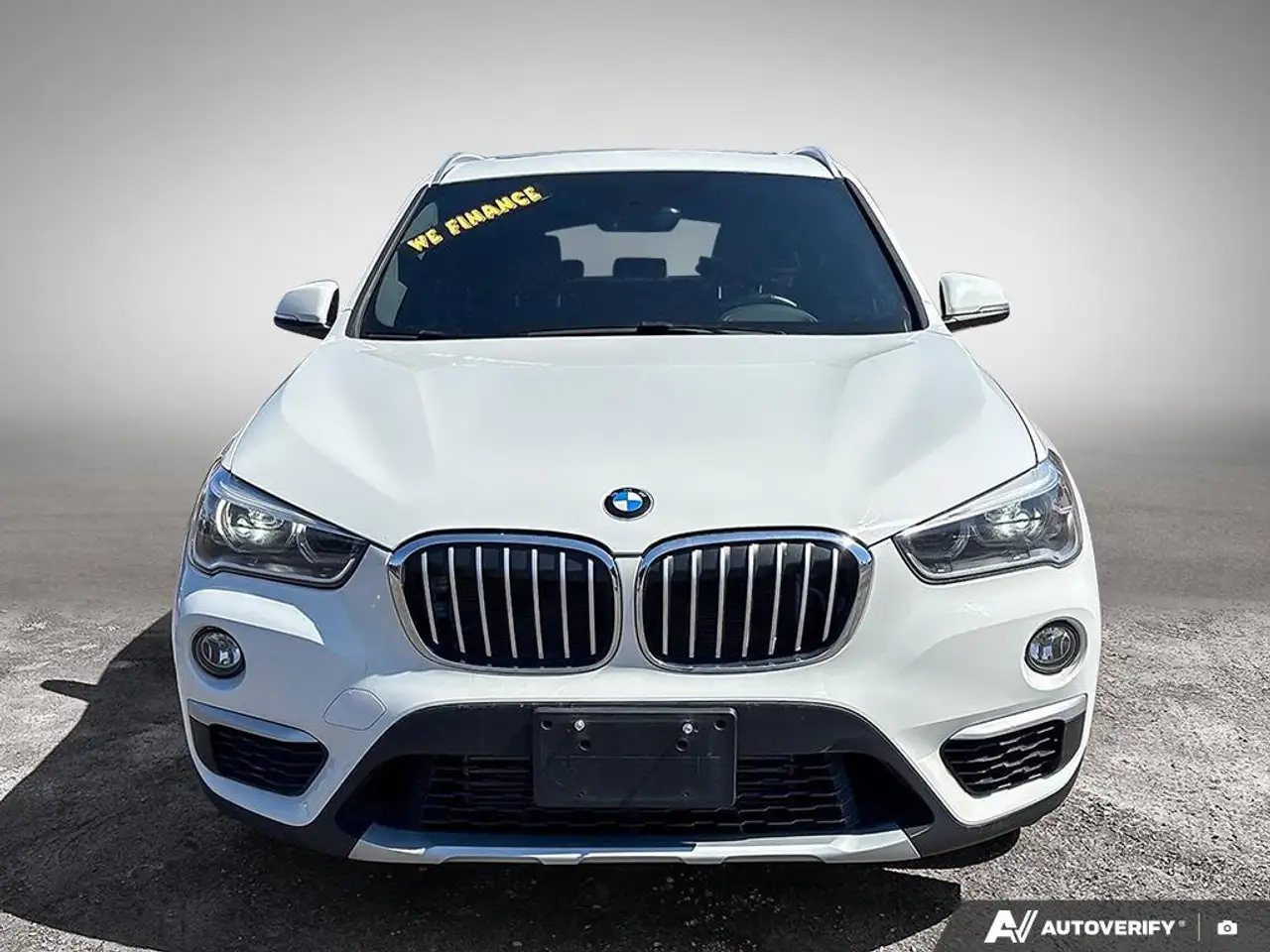 BMW X1 photo BMW X1