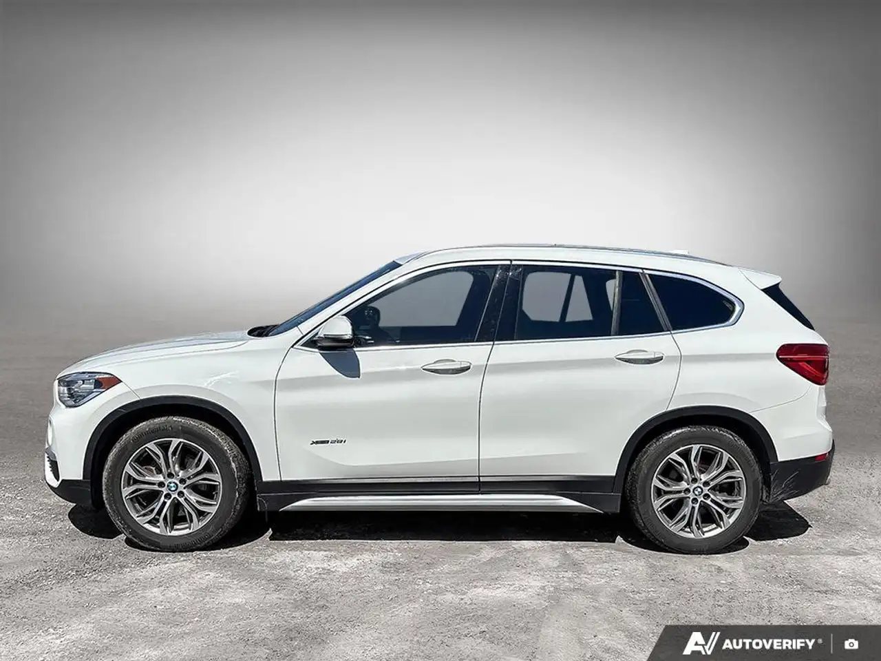 BMW X1 photo BMW X1