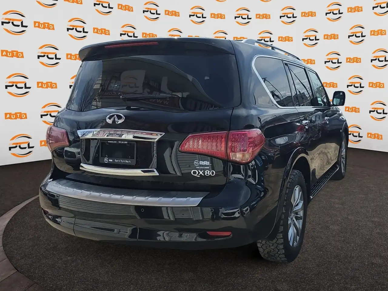 Infiniti QX80 снимка Infiniti QX80