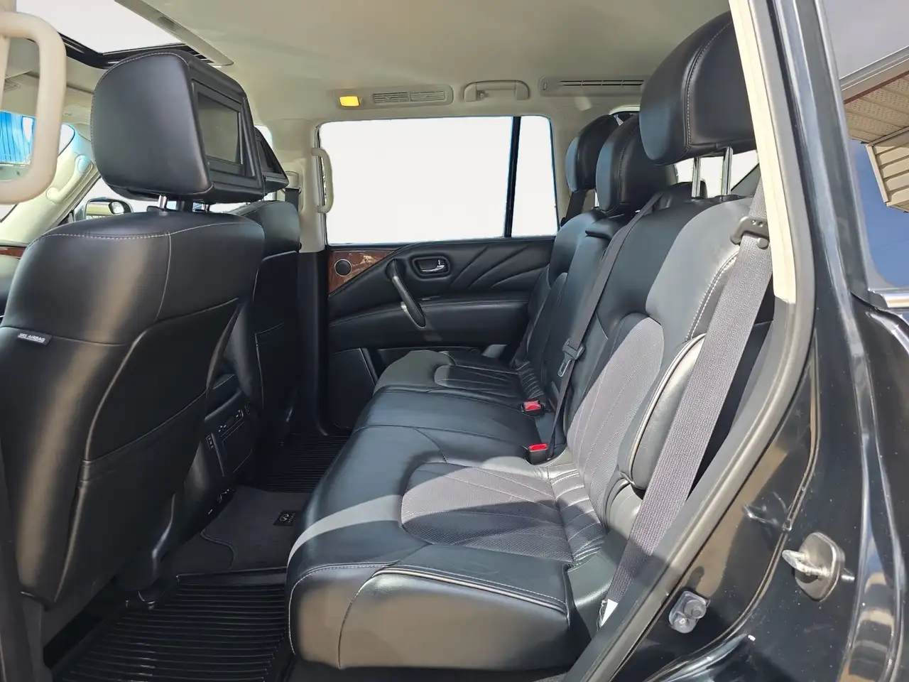 Infiniti QX80 снимка Infiniti QX80