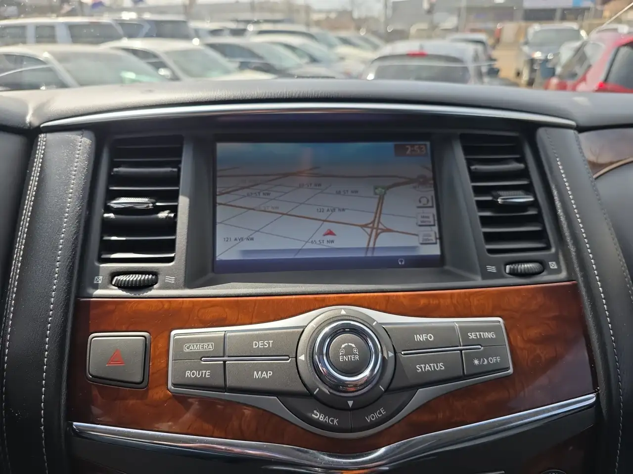 Infiniti QX80 снимка Infiniti QX80