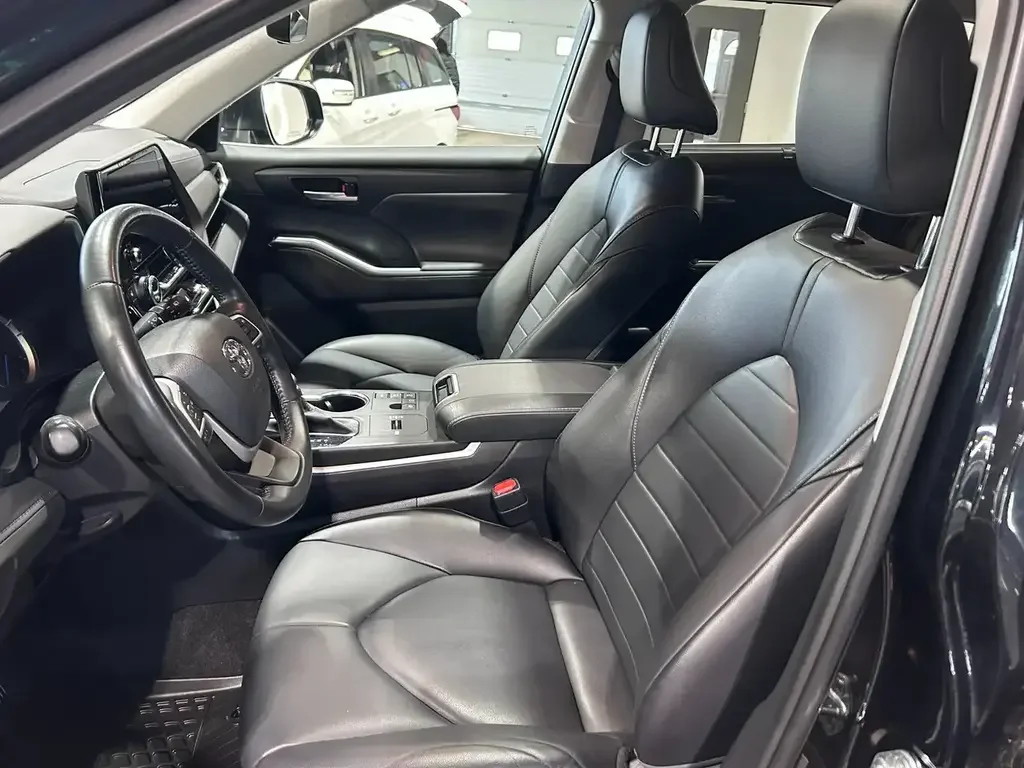 Toyota Highlander снимка Toyota Highlander
