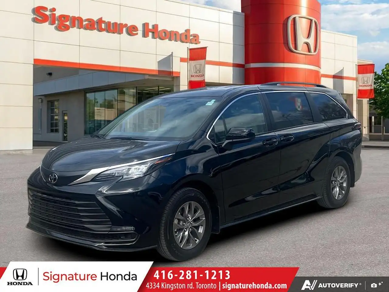 Toyota Sienna снимка Toyota Sienna