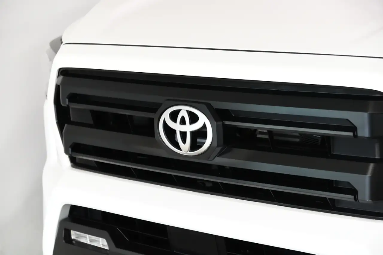 Toyota Tacoma снимка Toyota Tacoma