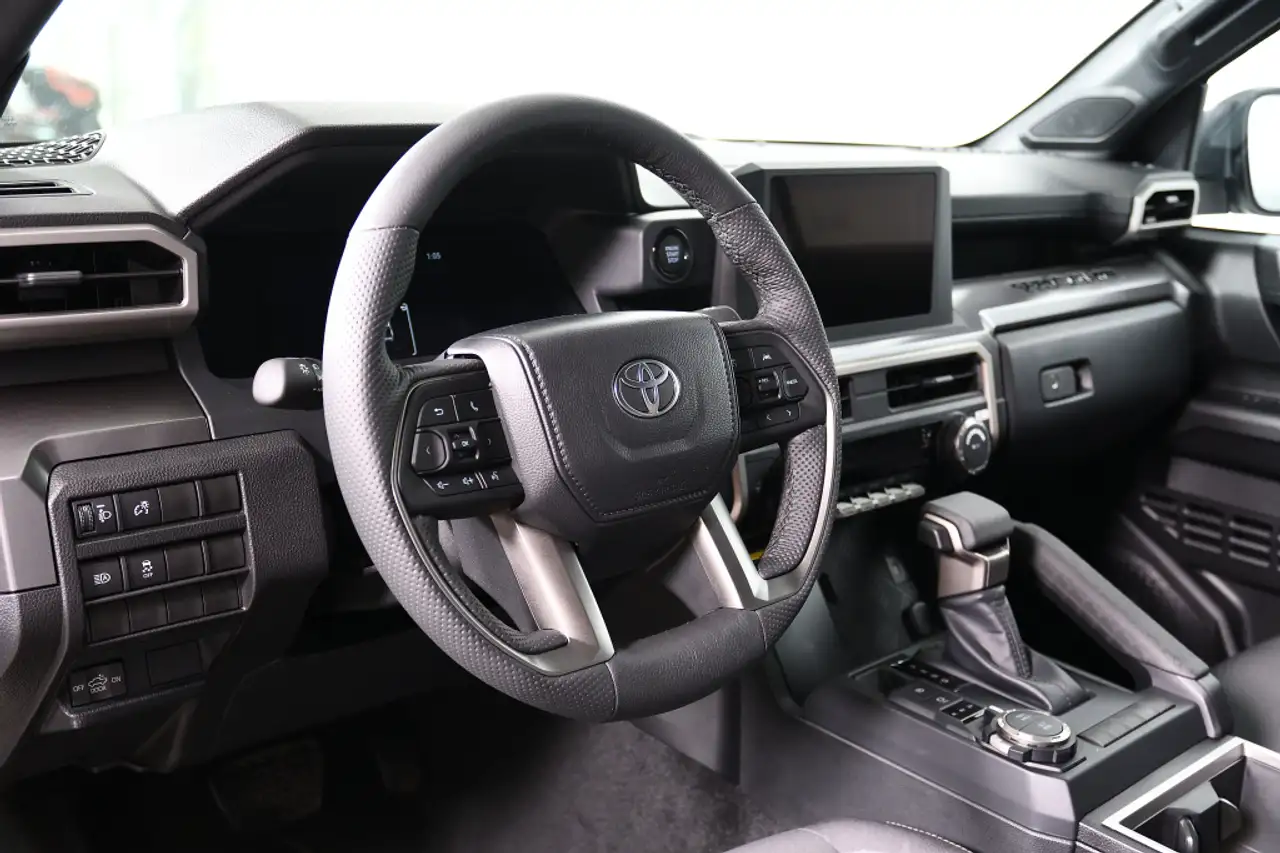 Toyota Tacoma снимка Toyota Tacoma