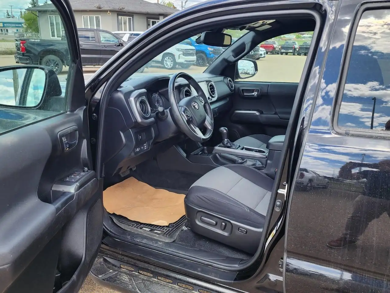 Toyota Tacoma снимка Toyota Tacoma