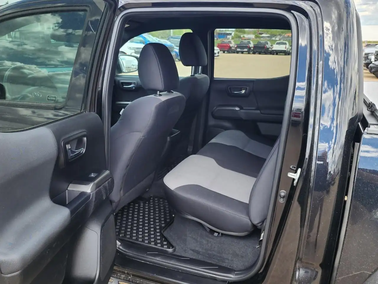 Toyota Tacoma снимка Toyota Tacoma