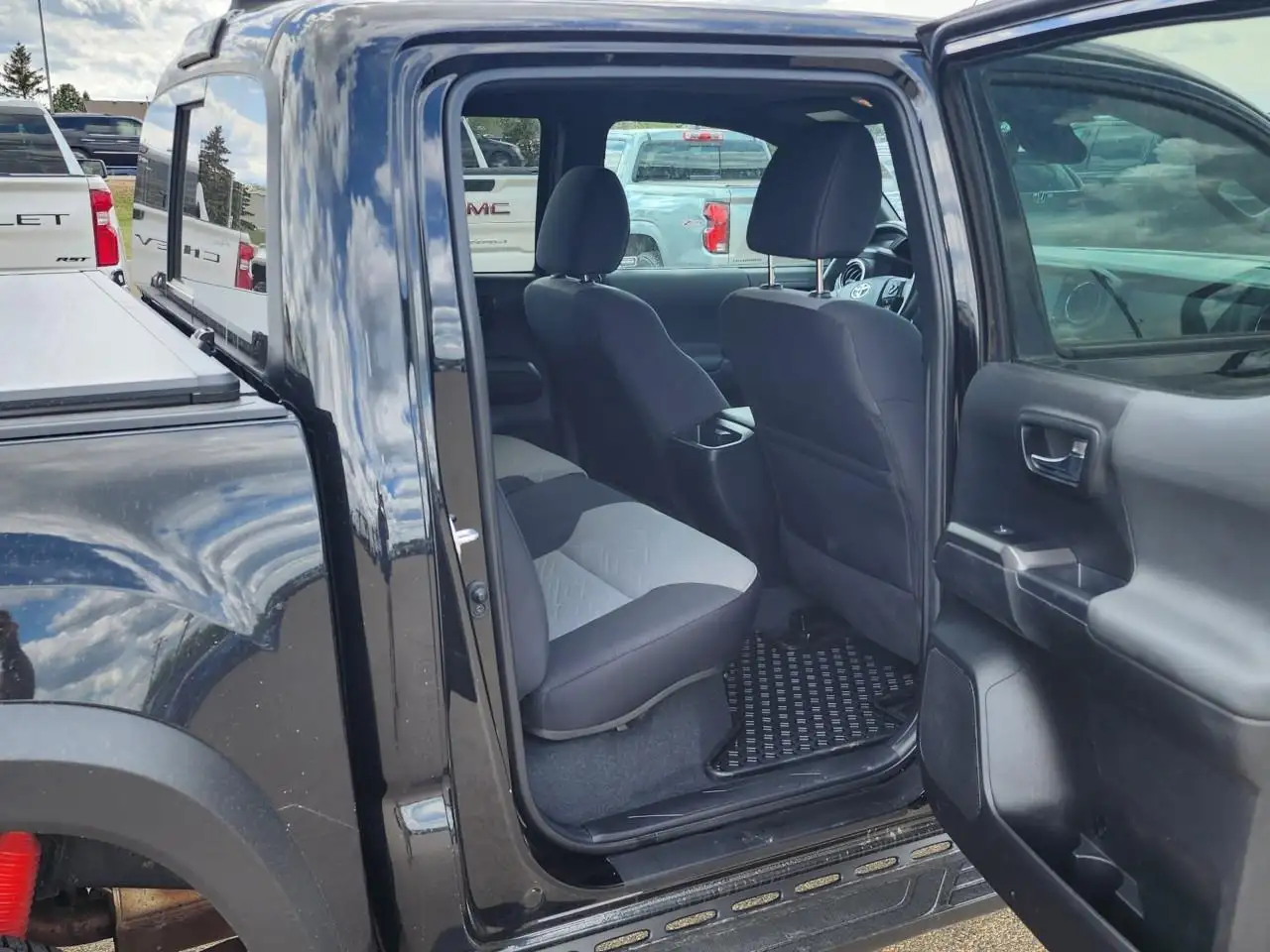 Toyota Tacoma снимка Toyota Tacoma