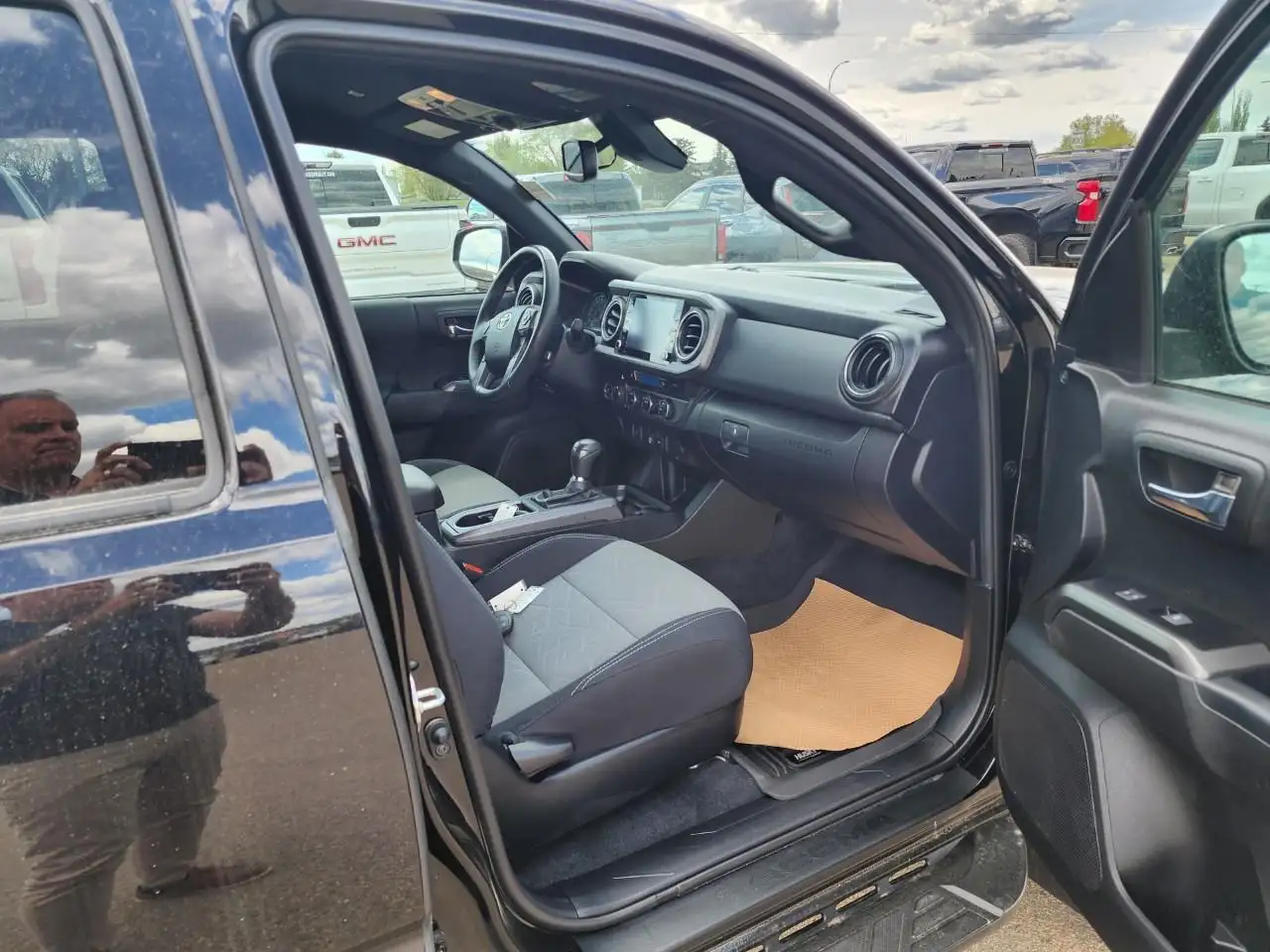 Toyota Tacoma снимка Toyota Tacoma