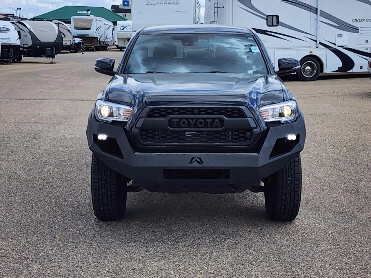 Toyota Tacoma снимка Toyota Tacoma