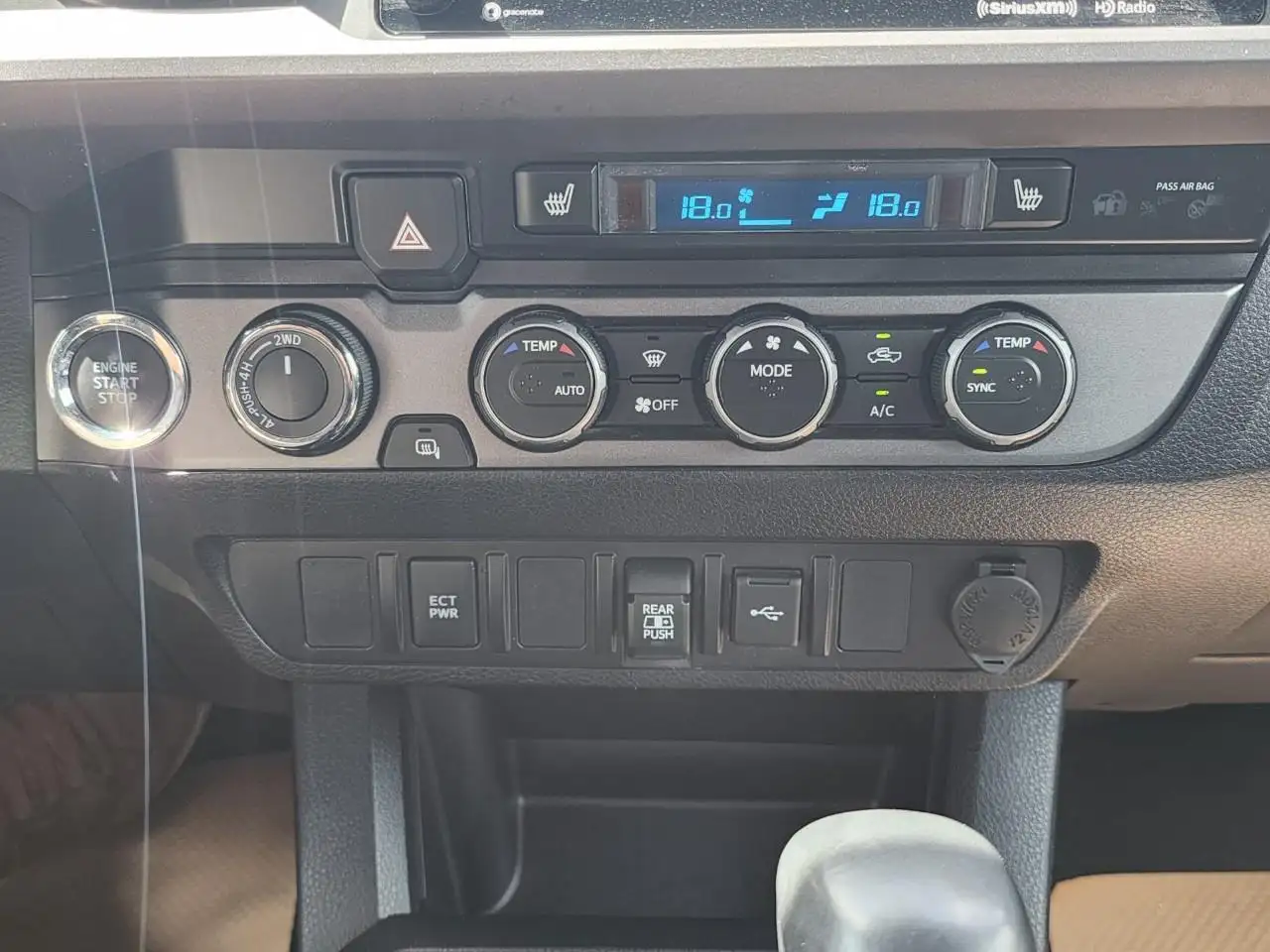 Toyota Tacoma снимка Toyota Tacoma