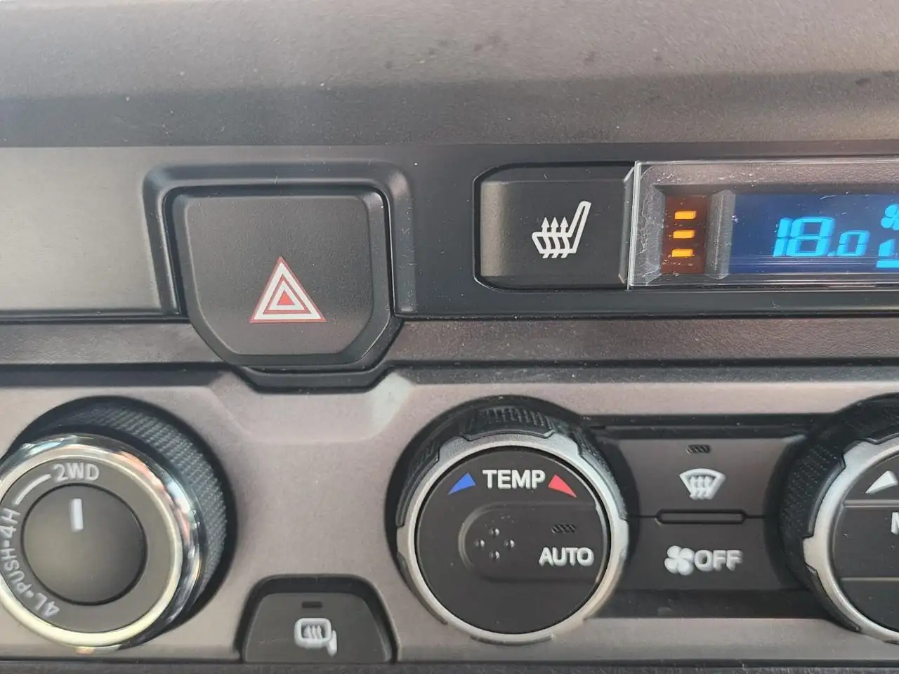 Toyota Tacoma снимка Toyota Tacoma