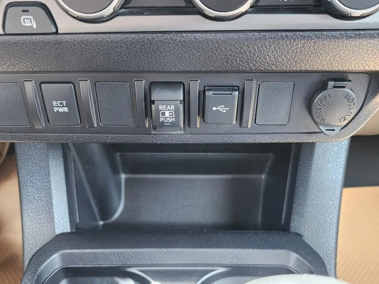 Toyota Tacoma снимка Toyota Tacoma