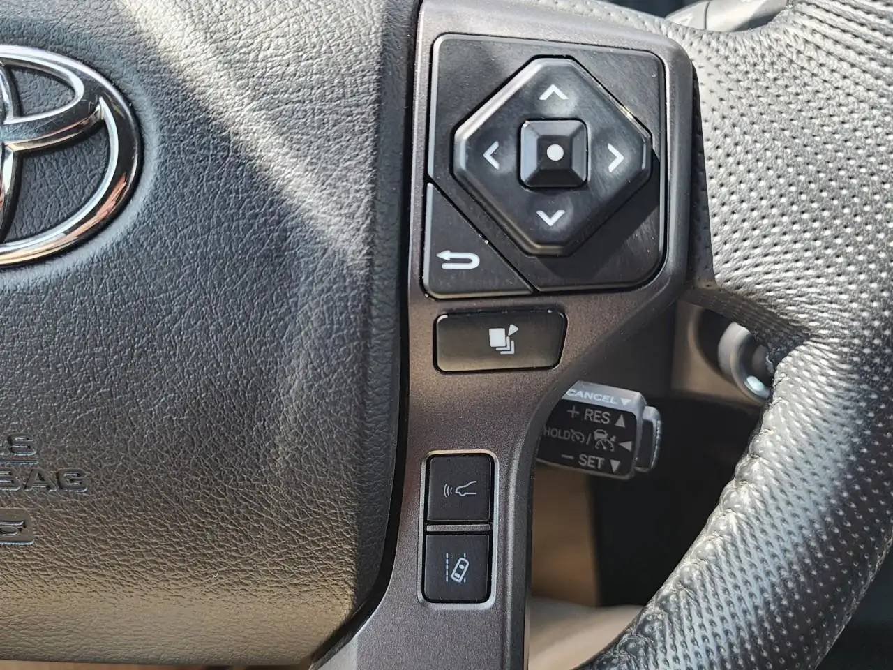 Toyota Tacoma снимка Toyota Tacoma
