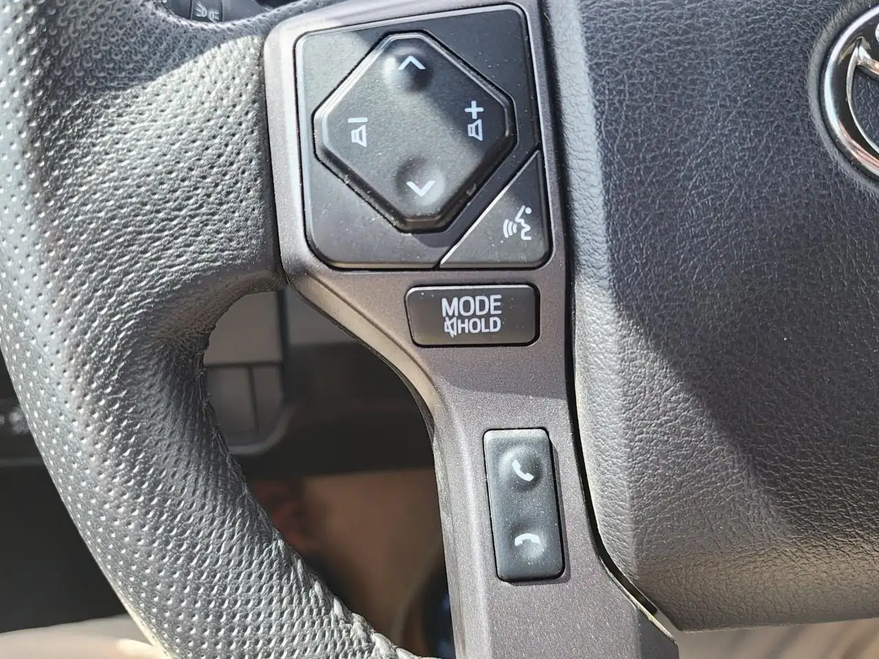 Toyota Tacoma снимка Toyota Tacoma