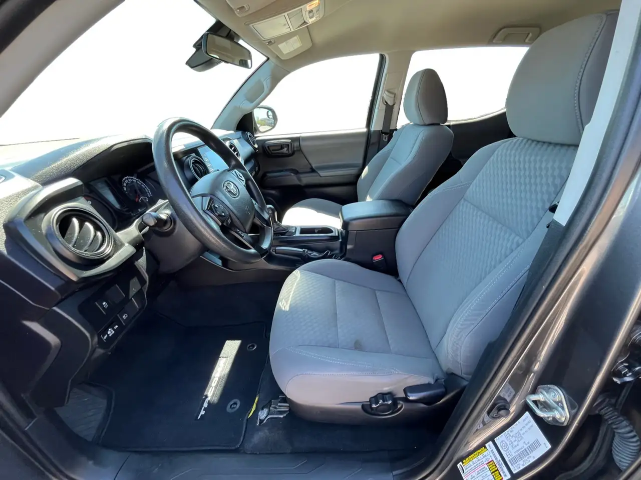 Toyota Tacoma снимка Toyota Tacoma
