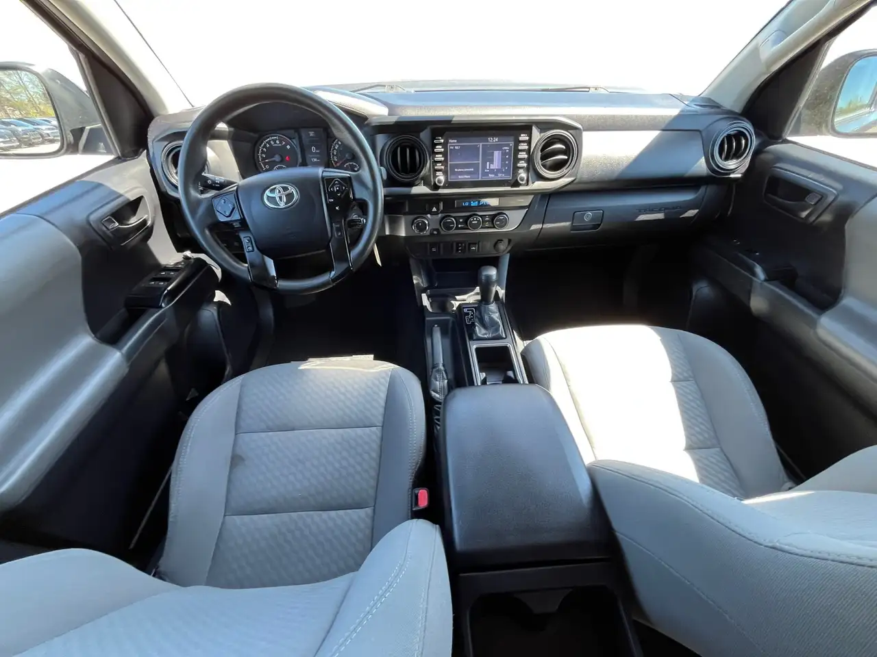Toyota Tacoma снимка Toyota Tacoma