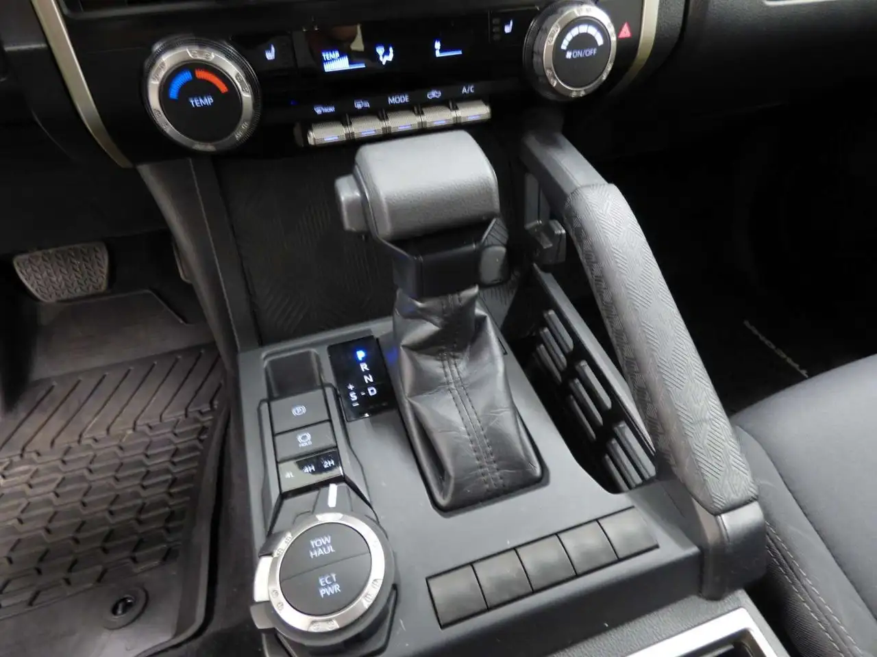 Toyota Tacoma снимка Toyota Tacoma
