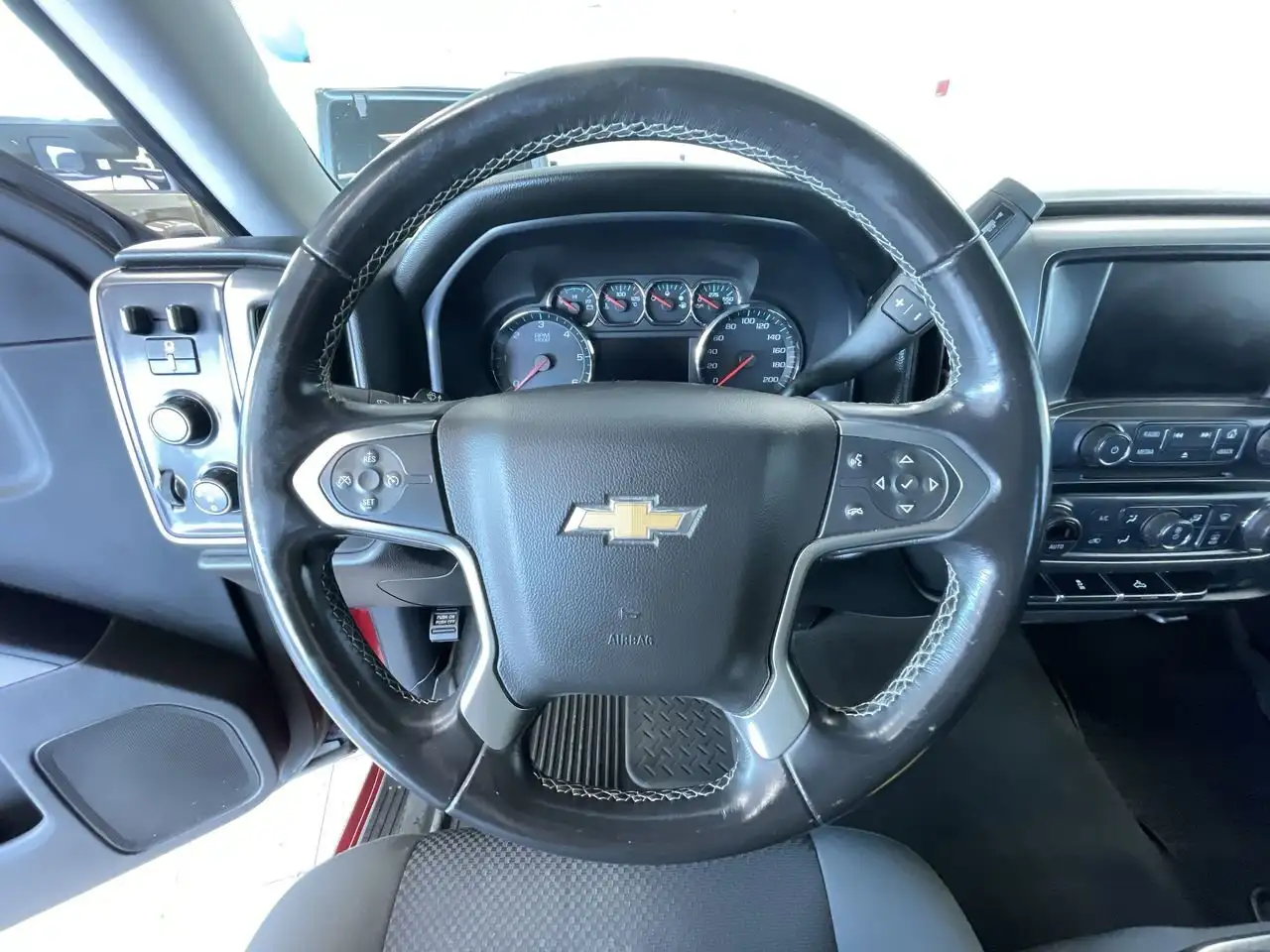 Chevrolet Silverado 1500 photo Chevrolet Silverado 1500