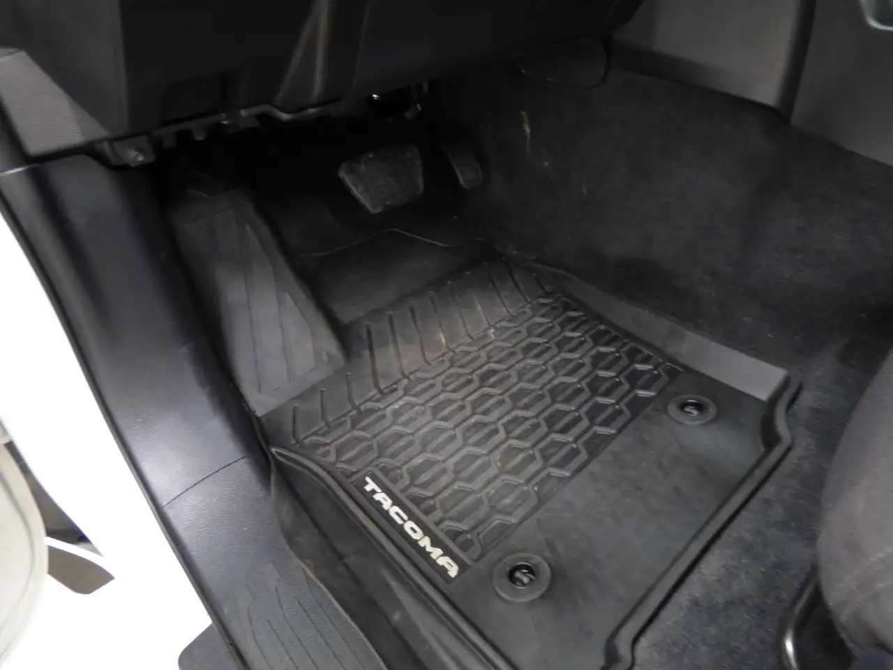 Toyota Tacoma снимка Toyota Tacoma