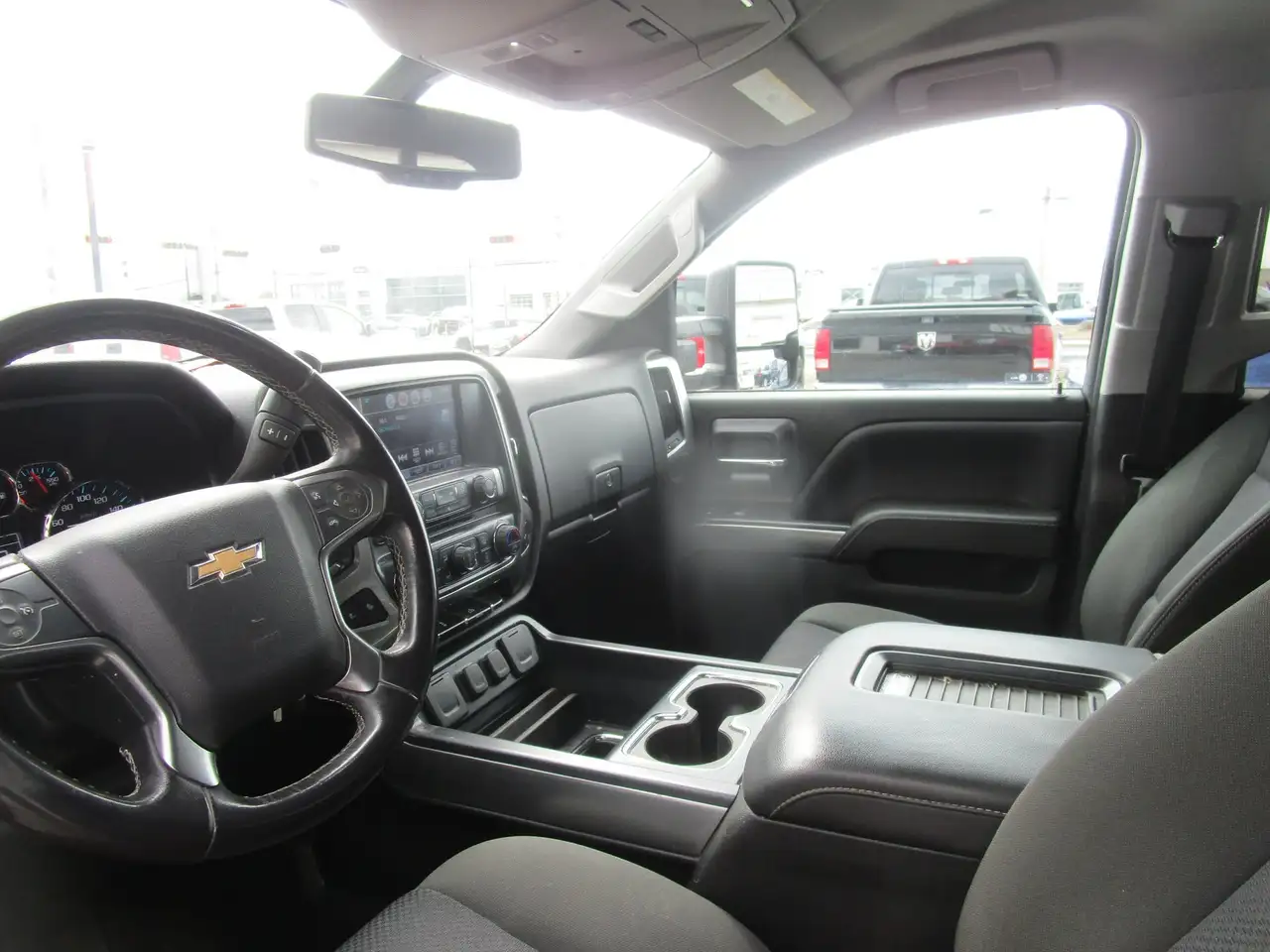 Chevrolet Silverado 1500 снимка Chevrolet Silverado 1500