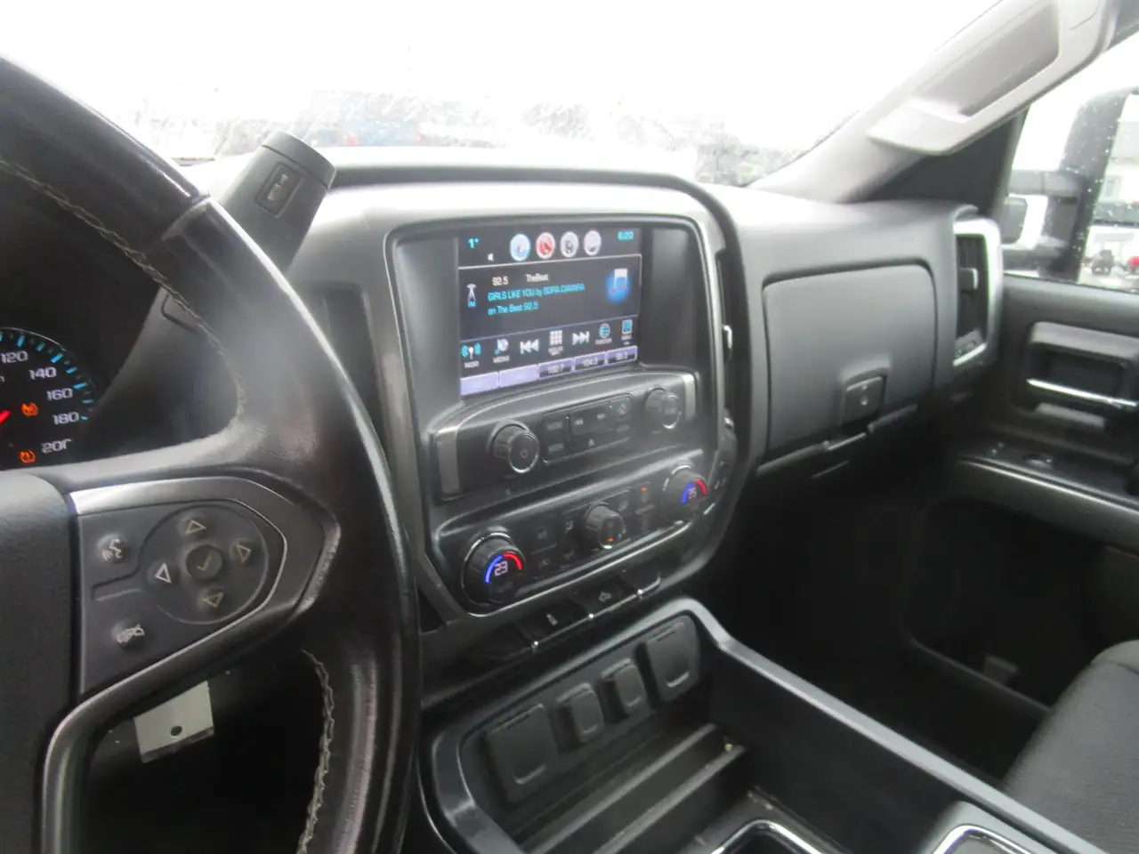 Chevrolet Silverado 1500 снимка Chevrolet Silverado 1500