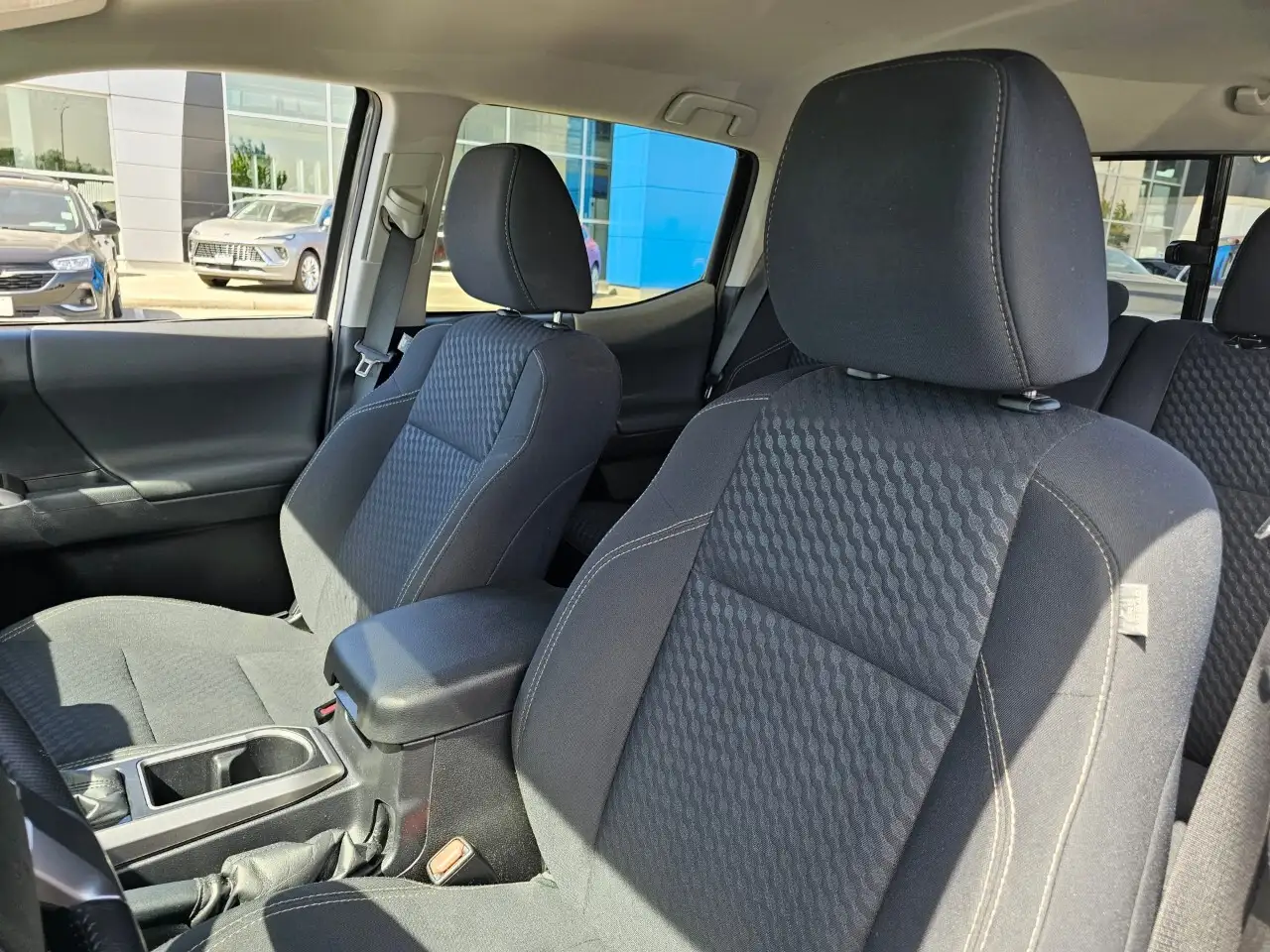 Toyota Tacoma снимка Toyota Tacoma