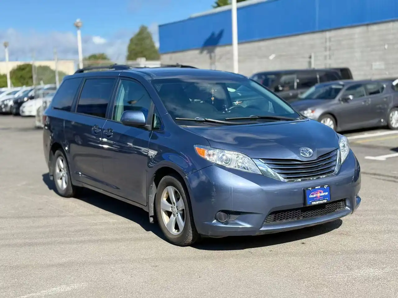 Toyota Sienna снимка Toyota Sienna