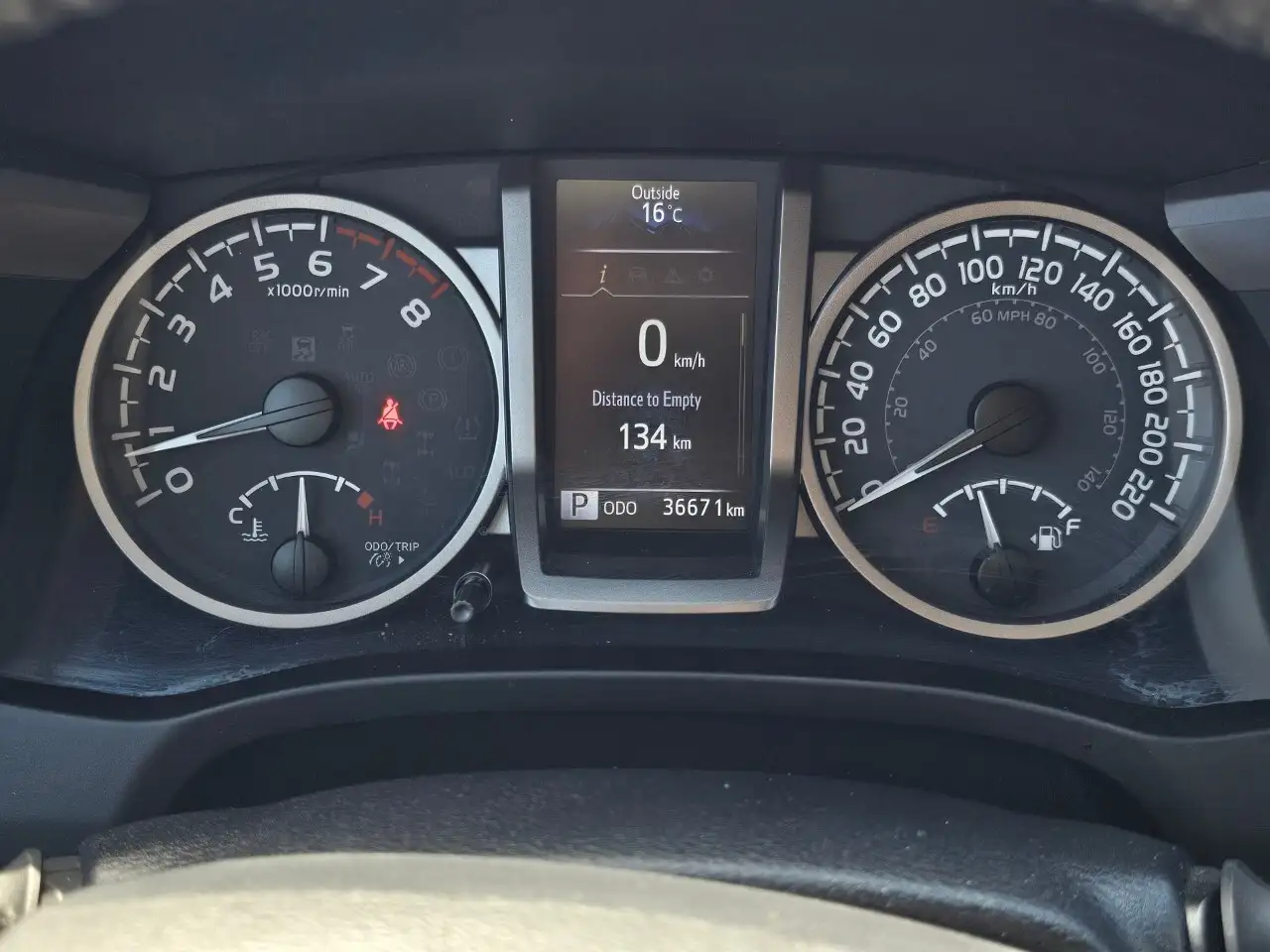Toyota Tacoma снимка Toyota Tacoma