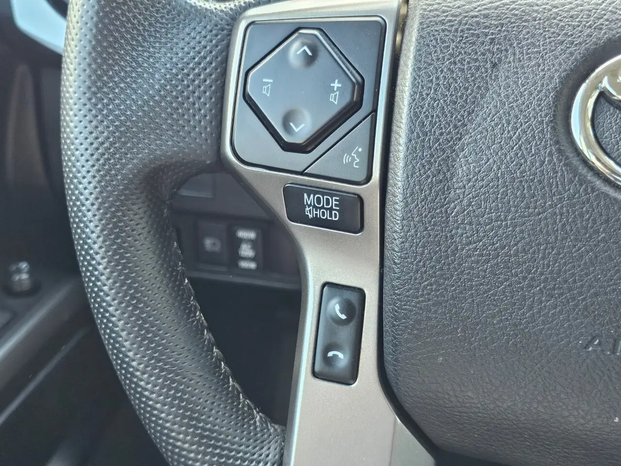 Toyota Tacoma снимка Toyota Tacoma