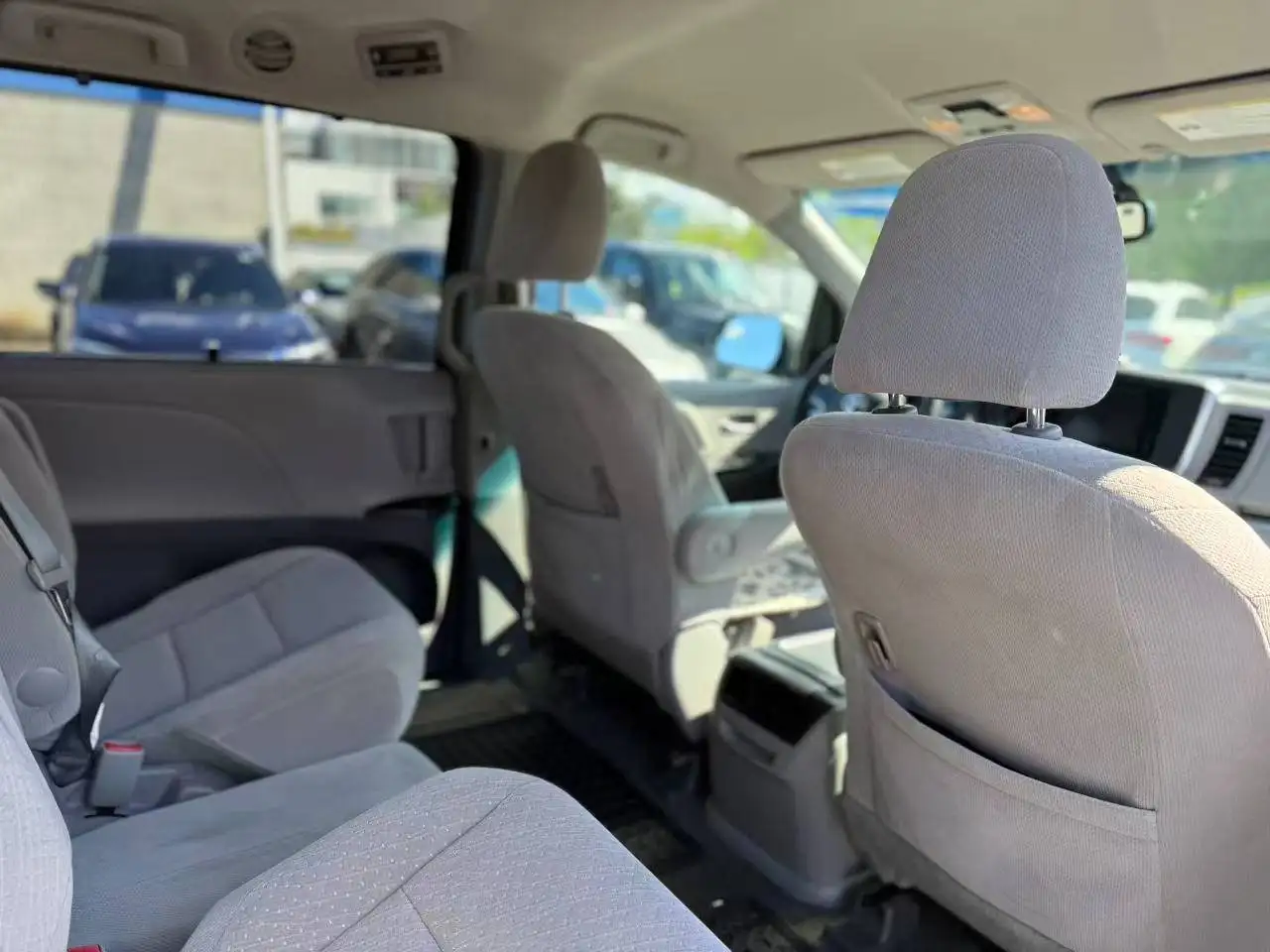 Toyota Sienna снимка Toyota Sienna