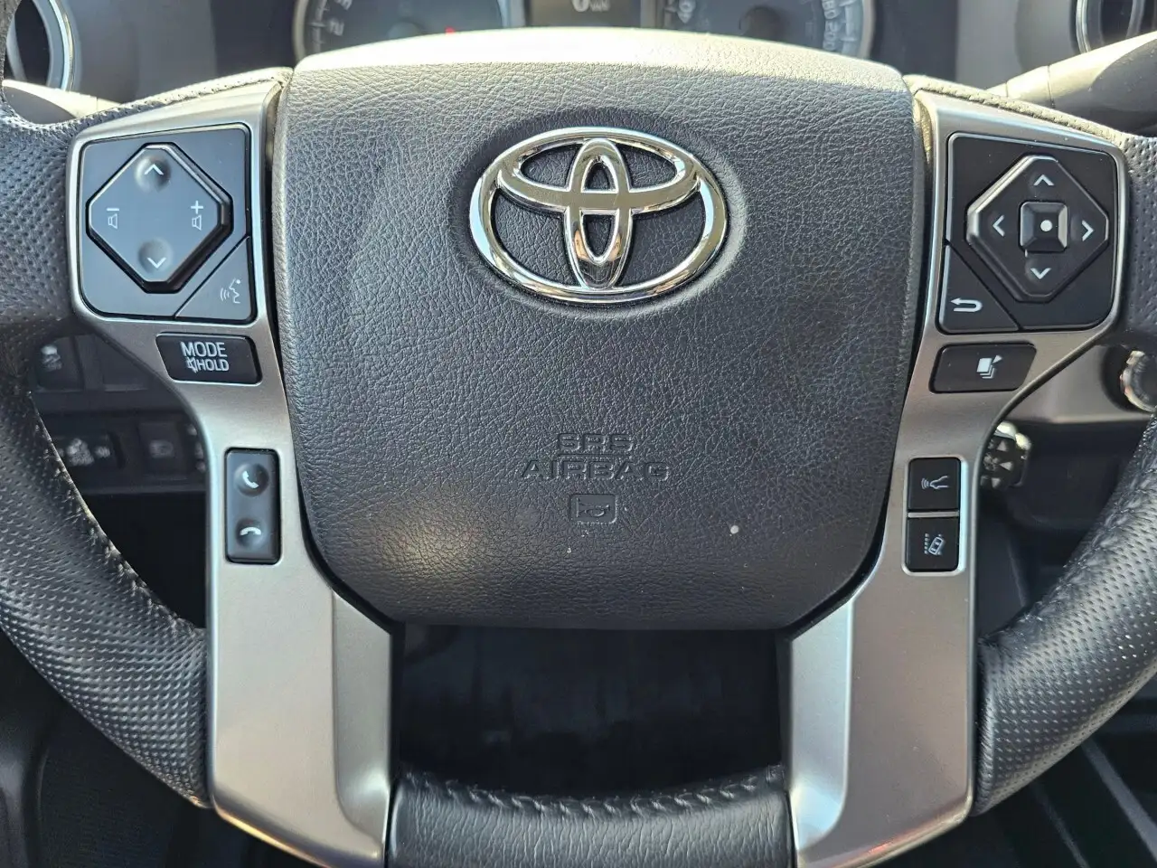 Toyota Tacoma снимка Toyota Tacoma