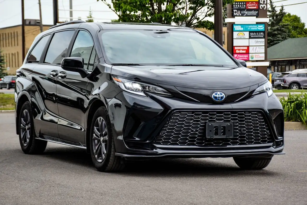 Toyota Sienna снимка Toyota Sienna