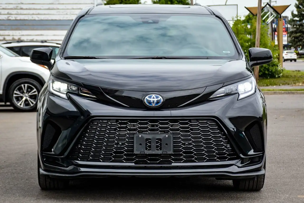 Toyota Sienna снимка Toyota Sienna