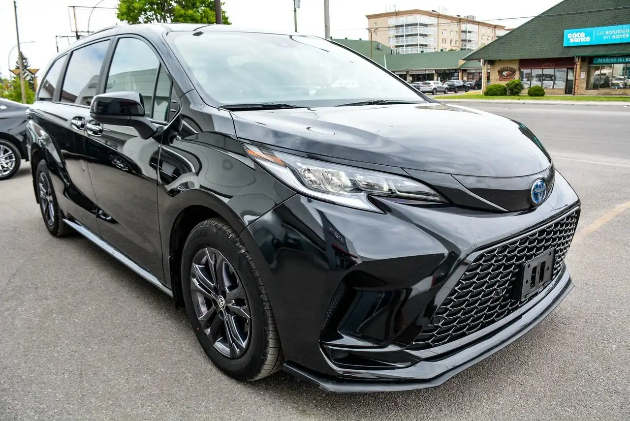 Toyota Sienna снимка Toyota Sienna