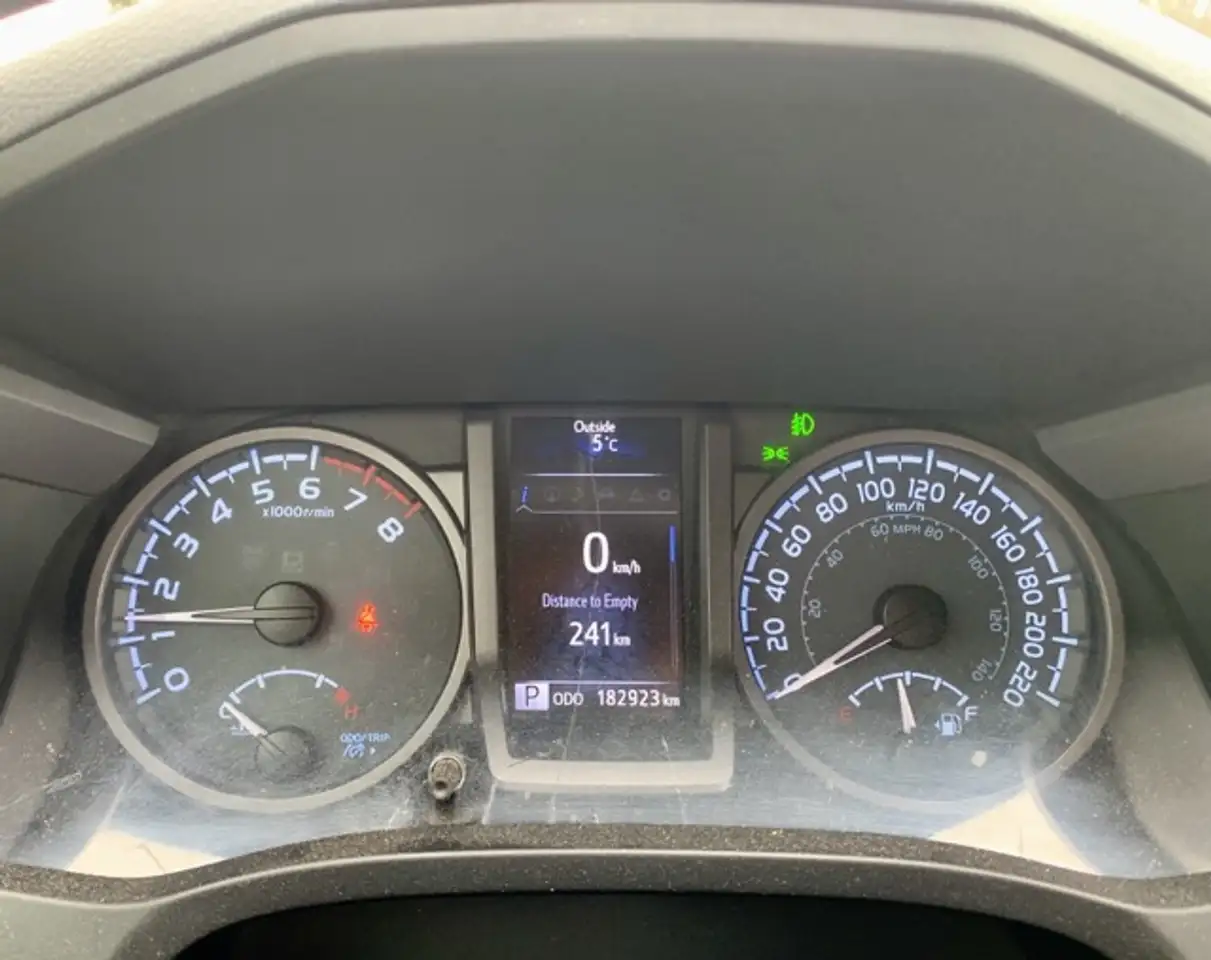 Toyota Tacoma снимка Toyota Tacoma
