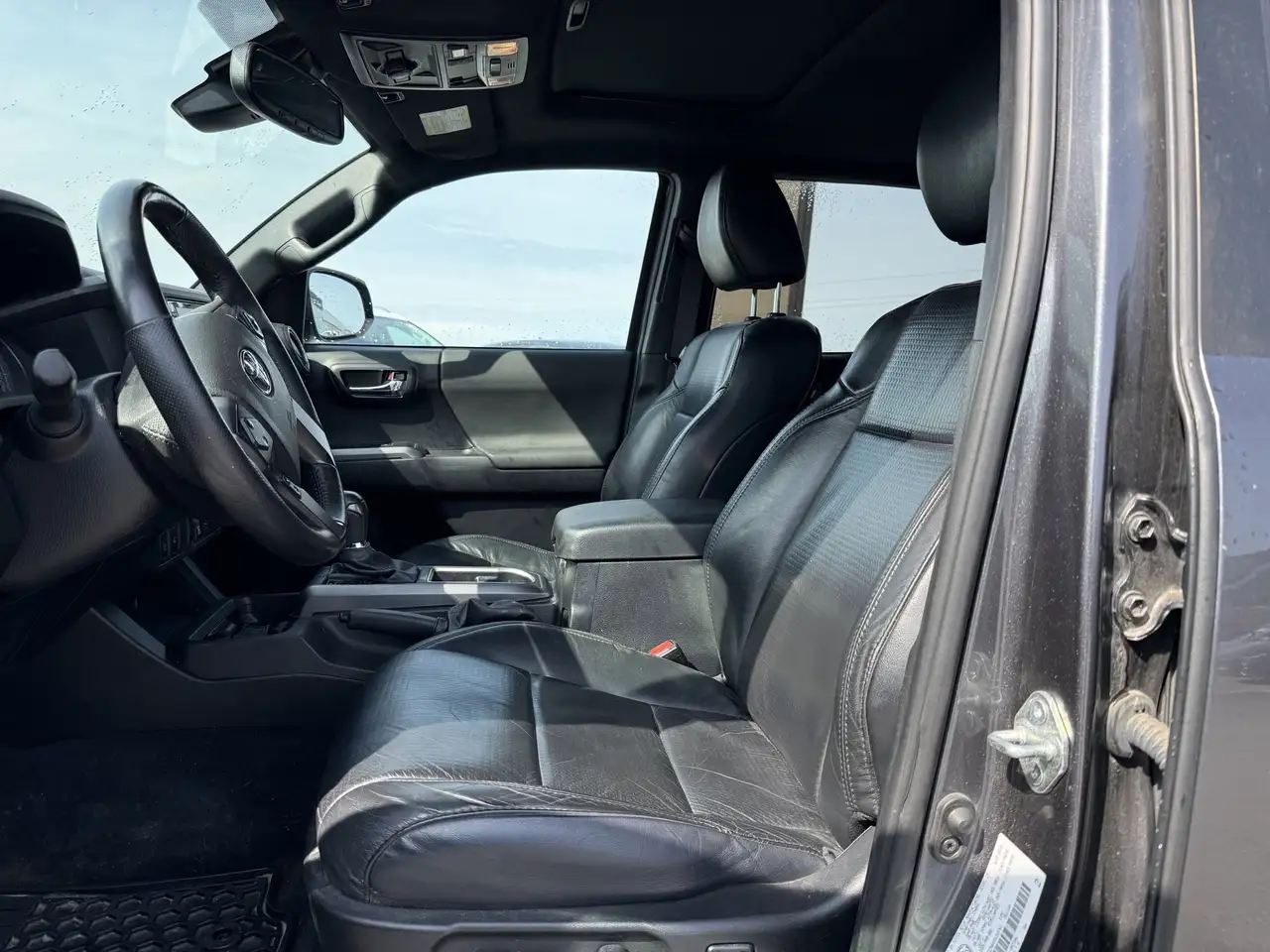 Toyota Tacoma снимка Toyota Tacoma