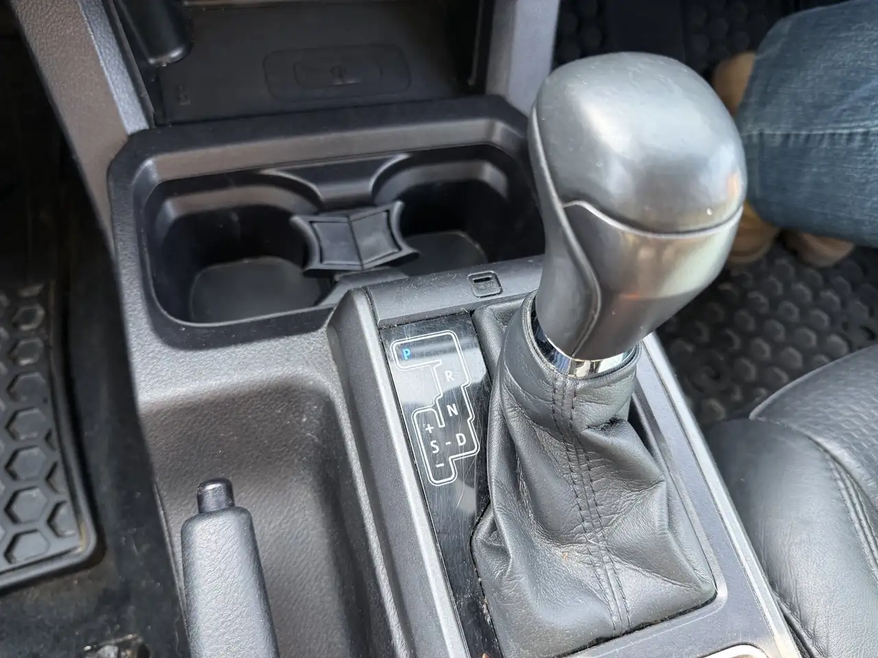 Toyota Tacoma снимка Toyota Tacoma