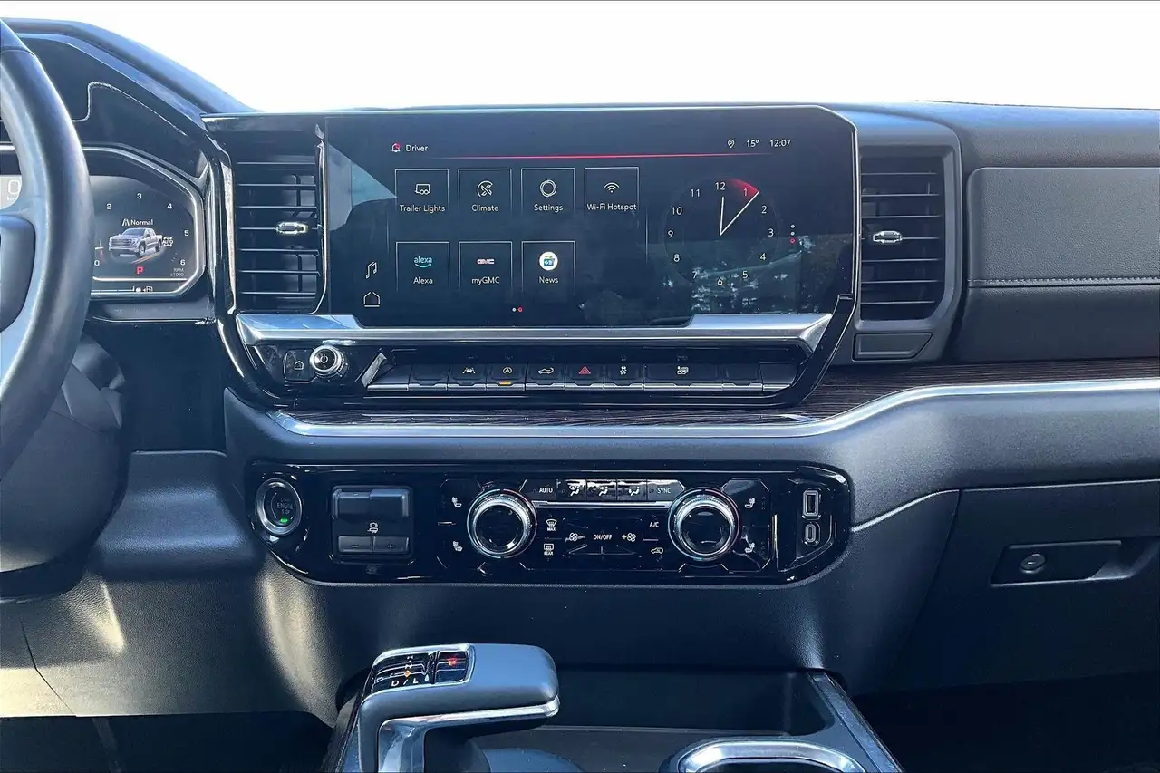 GMC Sierra 1500 снимка GMC Sierra 1500